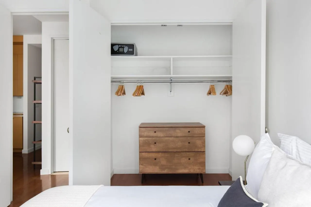 Апартаменты Midtown 1Br W Doorman Gym Nr Theater District Nyc-595 Нью-Йорк